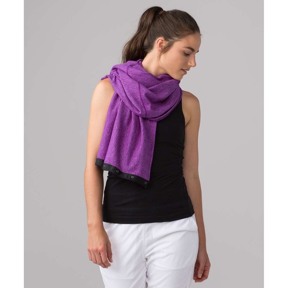 Lululemon Vinyasa Snap Scarf Womens Size OS Purple Activewear Yoga Wrap Scarf